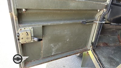 Lot 226 - 1990 LAND ROVER 127