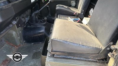Lot 226 - 1990 LAND ROVER 127
