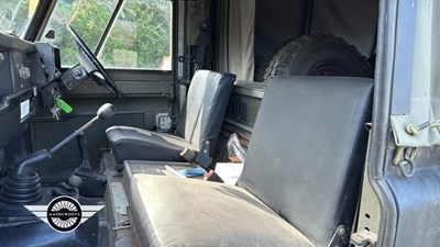 Lot 226 - 1990 LAND ROVER 127