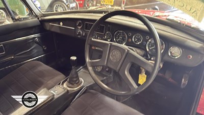 Lot 210 - 1975 MG B
