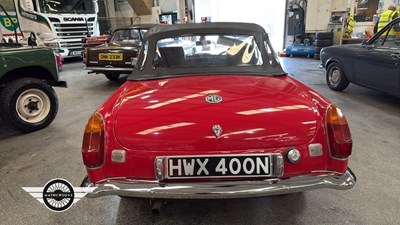 Lot 210 - 1975 MG B