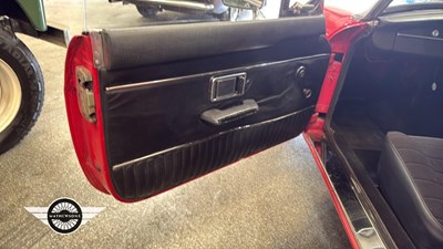 Lot 210 - 1975 MG B