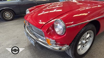 Lot 210 - 1975 MG B