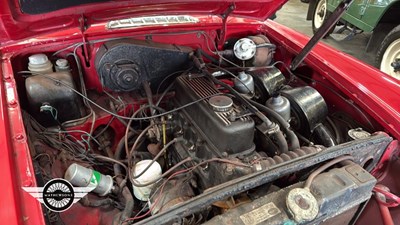 Lot 210 - 1975 MG B