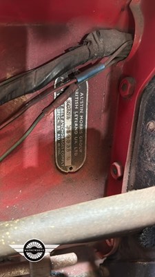 Lot 210 - 1975 MG B
