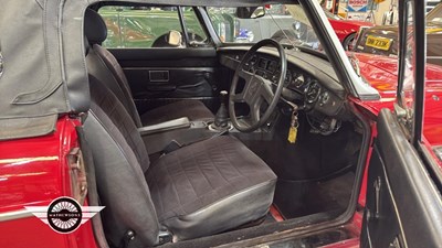 Lot 210 - 1975 MG B