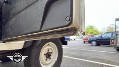 Lot 276 - 2009 LAND ROVER DEFENDER 110 HARD TOP