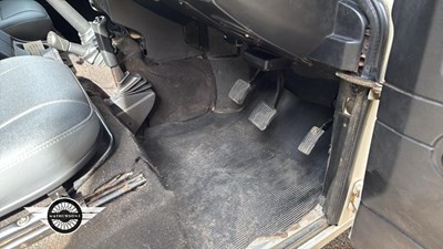 Lot 276 - 2009 LAND ROVER DEFENDER 110 HARD TOP