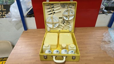 Lot 583 - BREXTON VINTAGE PICNIC HAMPER/CASE