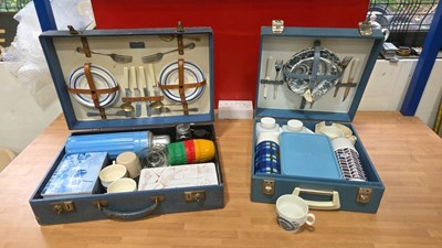 Lot 729 - SIRRAM & BREXTON PICNIC HAMPERS/ CASES