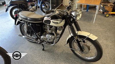 Lot 882 - 1967 TRIUMPH