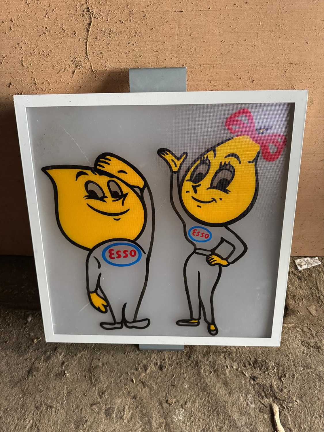Lot 711 - MR & MRS DRIP LIGHT UP SIGN 23" X 23"