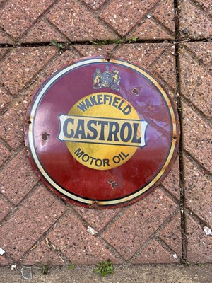 Lot 721 - CASTROL WAKEFIELD MOTOR OIL ENAMEL SIGN 12" DIA