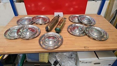 Lot 685 - 2 BRASS FIRE EXTINGUISHERS & 9 X MINI WHEEL TRIMS