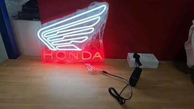 Lot 633 - HONDA NEON SIGN 16" X 12"