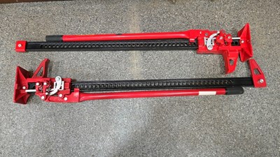Lot 839 - PAIR OF HIGH LIFT FARM JACKS 3000KG 48" MAX 6" MIN HEIGHTS