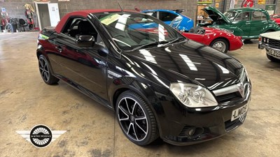 Lot 588 - 2009 VAUXHALL TIGRA SPORT ROUGE A/C TDC
