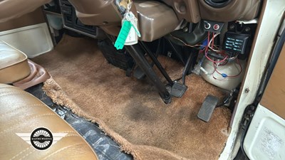 Lot 40 - 1980 TOYOTA HI-ACE