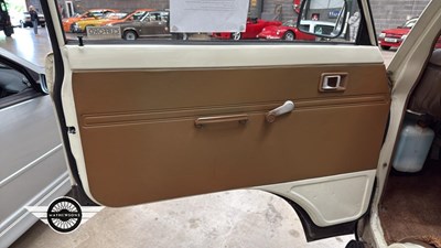 Lot 40 - 1980 TOYOTA HI-ACE