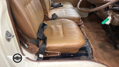 Lot 40 - 1980 TOYOTA HI-ACE