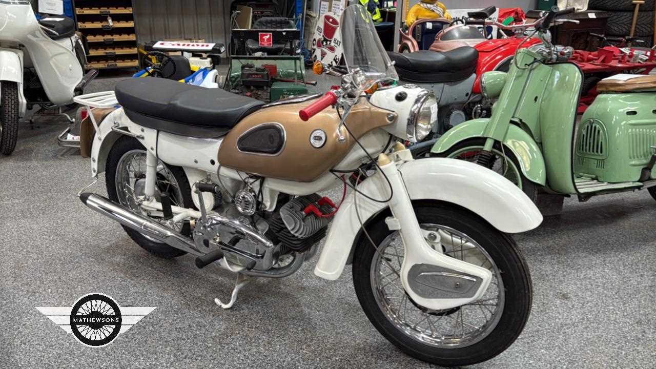 Lot 44 - 1961 ARIEL GOLDEN ARROW