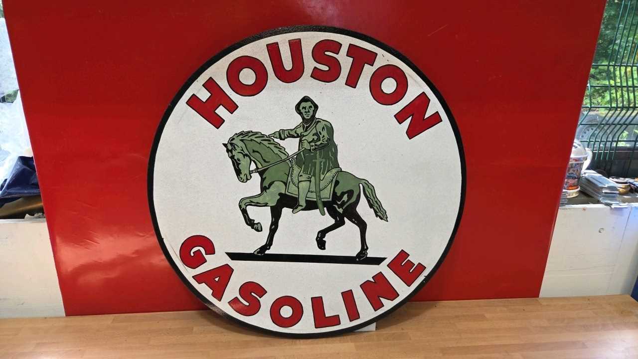 Lot 83 - HOUSTON GASOLINE WOODEN HAND PAINTED SIGN 23" DIA