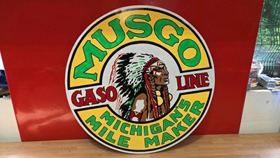 Lot 457 - MUSGO GASOLINE WOODEN HAND PAINTED SIGN 23" DIA