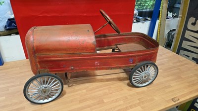 Lot 287 - TRI-ANG RED PEDAL CAR