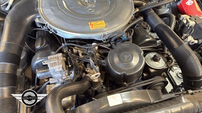 Lot 390 - 1989 MERCEDES 420 SEC AUTO
