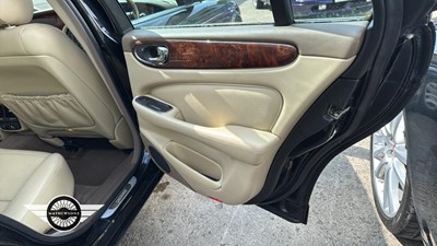 Lot 152 - 2007 JAGUAR XJ EXECUTIVE V6 TDVI A