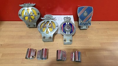 Lot 885 - 2 X AA BADGES & 2 X MILITARY BADGES