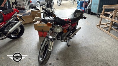 Lot 832 - 1981 SUZUKI GT250 X7