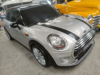 Lot 781 - FULL SCALE GRP BMW MINI SHELL