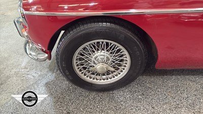 Lot 200 - 1971 MG B