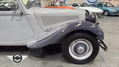 Lot 768 - 1953 CITROEN TRACTION AVANT FAMILIALE
