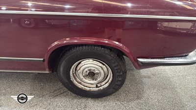 Lot 86 - 1972 BMW 2000 TOURING