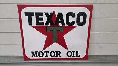 Lot 871 - WOODEN HAND PAINTED TEXACO MOTOR OIL SIGN 24" X 20"