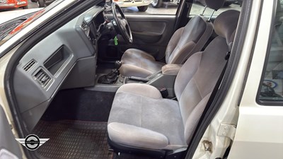 Lot 382 - 1992 FORD SIERRA GLS I