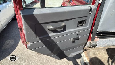 Lot 650 - 1995 LAND ROVER 110 DEFENDER COUNTY SWTDI