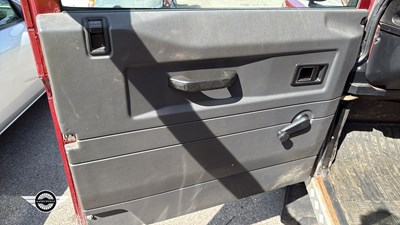 Lot 650 - 1995 LAND ROVER 110 DEFENDER COUNTY SWTDI