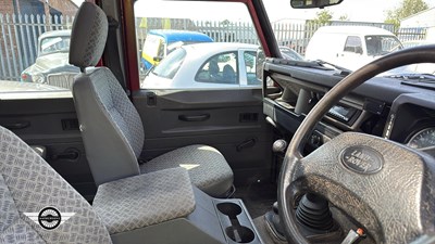 Lot 650 - 1995 LAND ROVER 110 DEFENDER COUNTY SWTDI