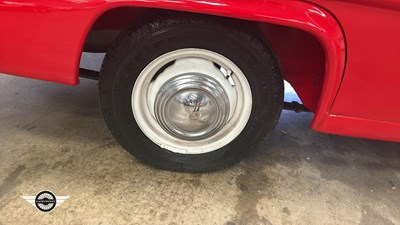 Lot 628 - 1961 VAUXHALL VICTOR DELUXE