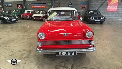 Lot 628 - 1961 VAUXHALL VICTOR DELUXE