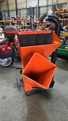 Lot 27 - ECHO BEAR SC3265 PETROL WOOD CHIPPER
