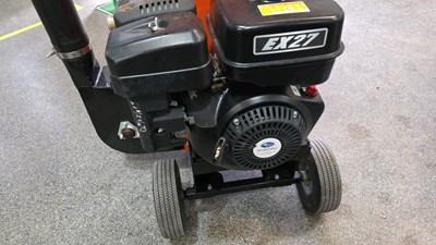 Lot 27 - ECHO BEAR SC3265 PETROL WOOD CHIPPER
