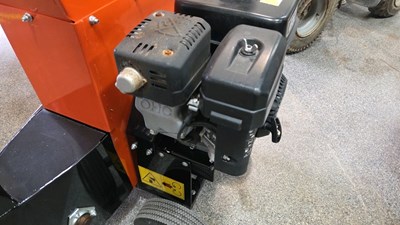 Lot 27 - ECHO BEAR SC3265 PETROL WOOD CHIPPER