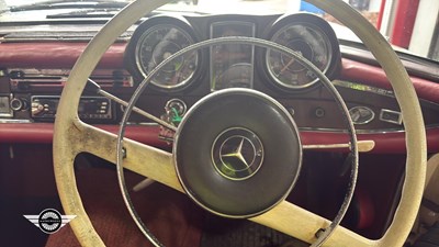 Lot 732 - 1965 MERCEDES