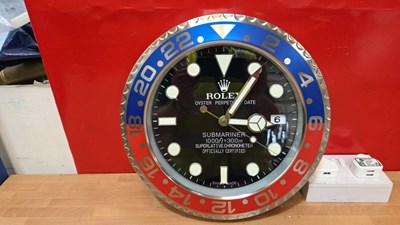 Lot 667 - ROLEX STYLE SUBMARINER WALL CLOCK