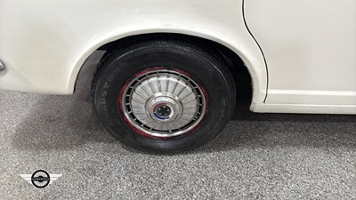 Lot 899 - 1968 FORD ZEPHYR V4