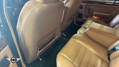 Lot 30 - 1995 BENTLEY TURBO R AUTO